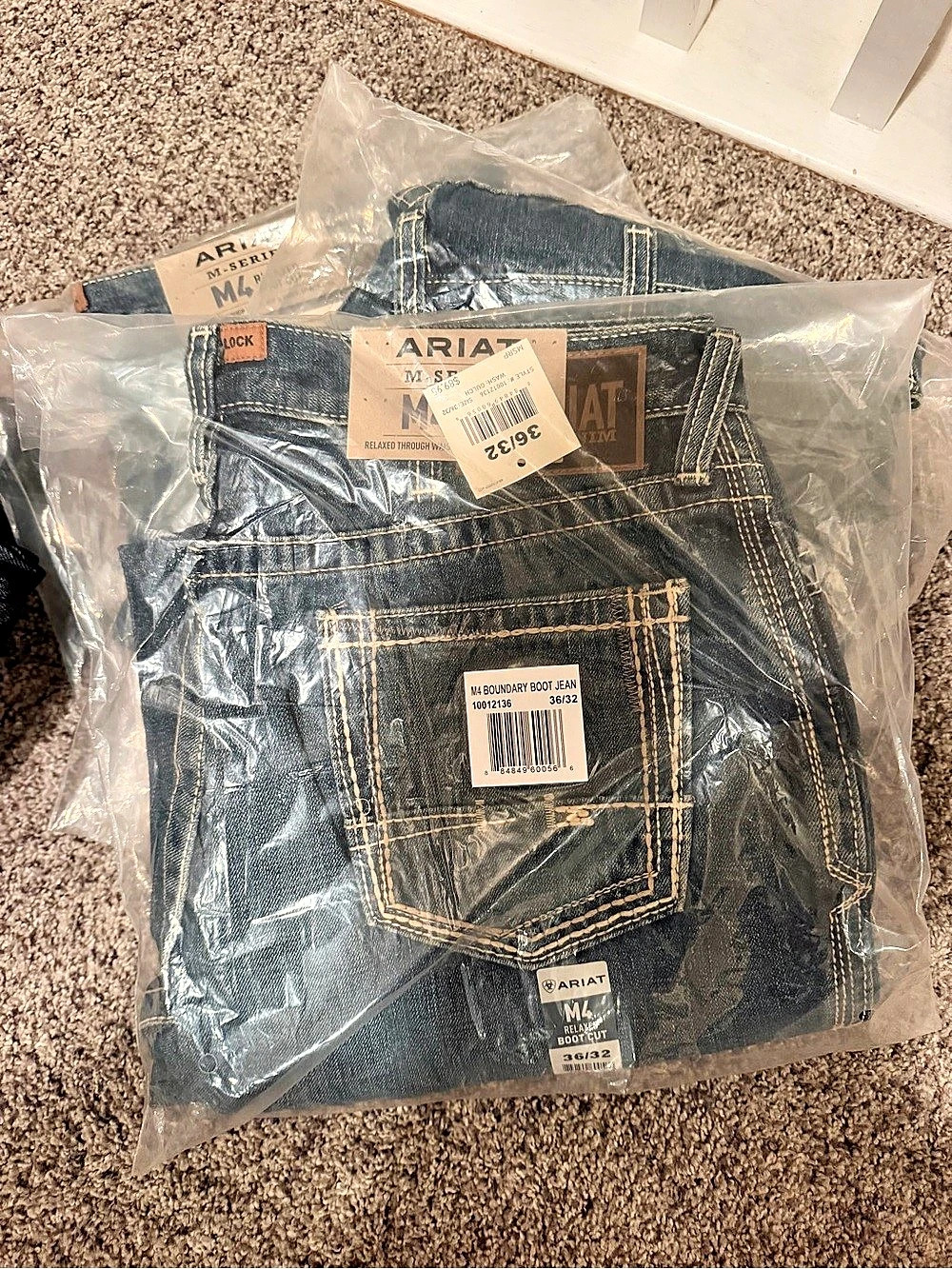 ARIAT M4 Low Rise Boundary Relaxed Boot Cut jeans
Men’s 36x32